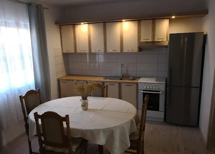 With Parking Space - 21200 Appartement Rogoznica (Sibenik-Knin)